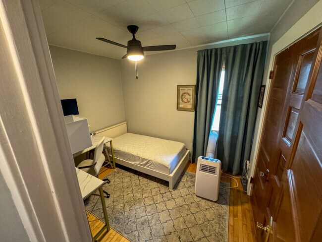 Bedroom 2 - 205 E Bolivar Ave