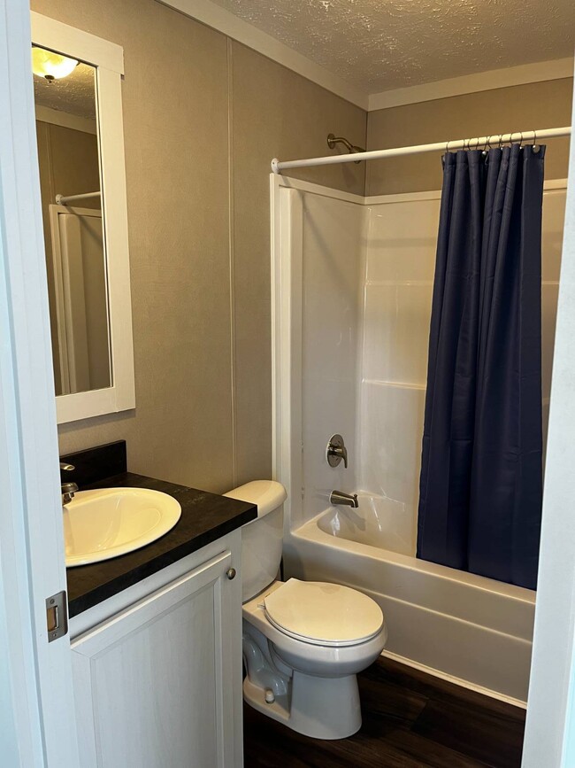 Building Photo - 4900 SE 102nd Pl