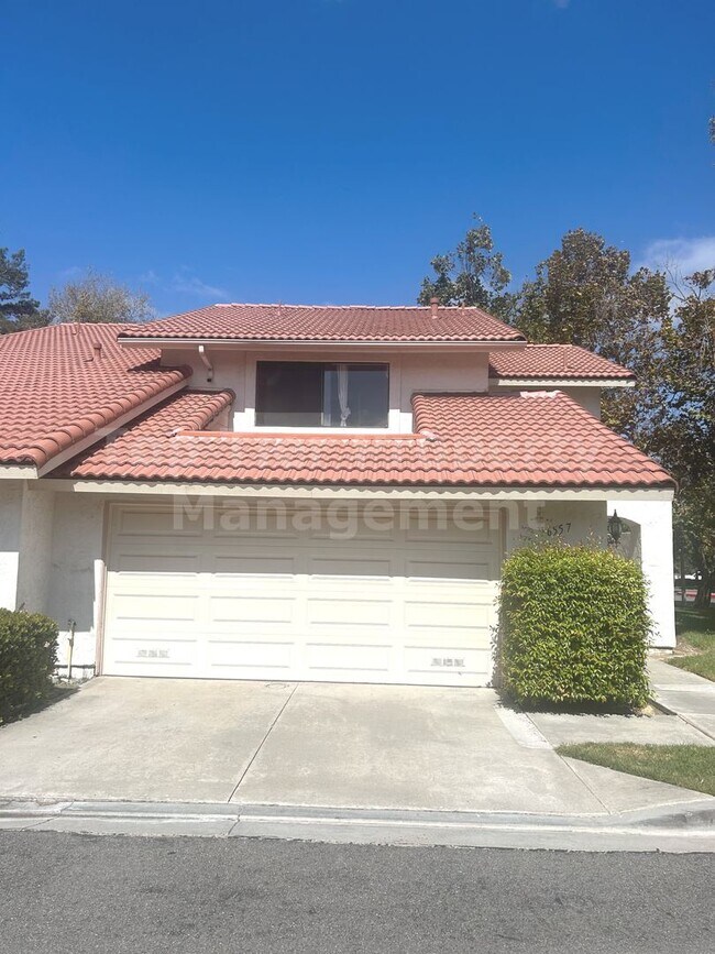 Building Photo - **NEW FLOORING AND REFRIGERATOR - 3 bed / 2.5 bath Townhome in South Carlsbad - Available NOW*****