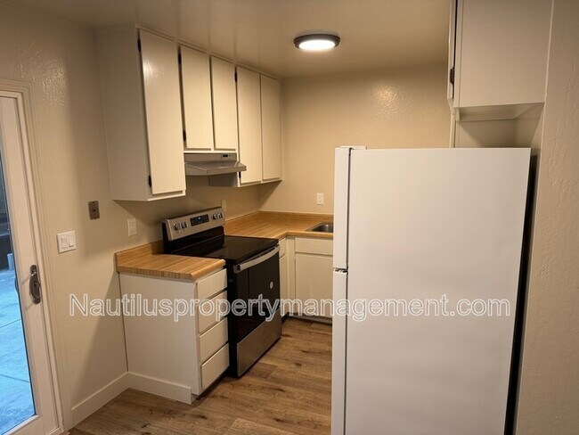 Building Photo - 3387 Mission Dr