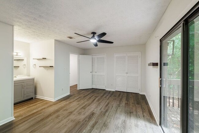 Building Photo - 134 Fernbanks Ct