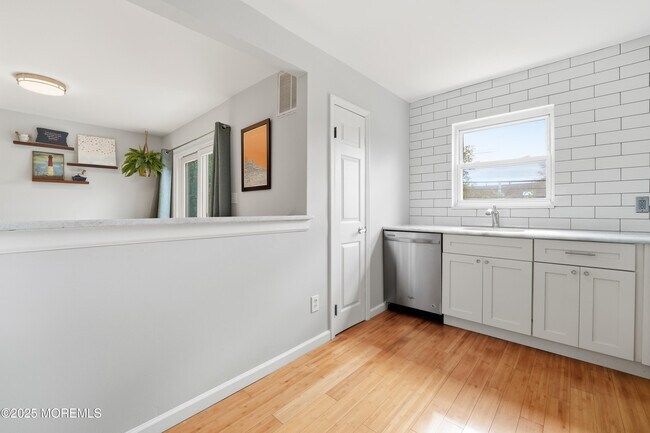 Building Photo - 65 Cedar Ave