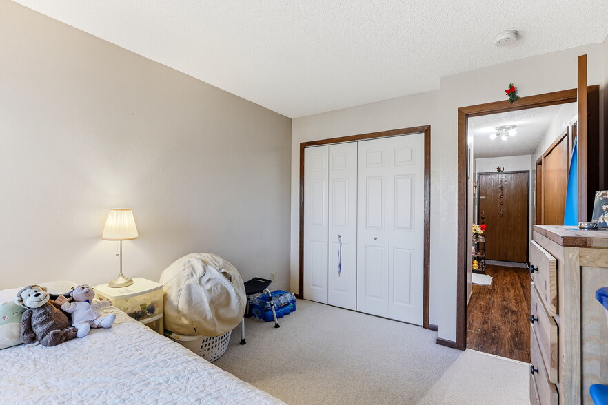 Building Photo - 3850 Plymouth Blvd