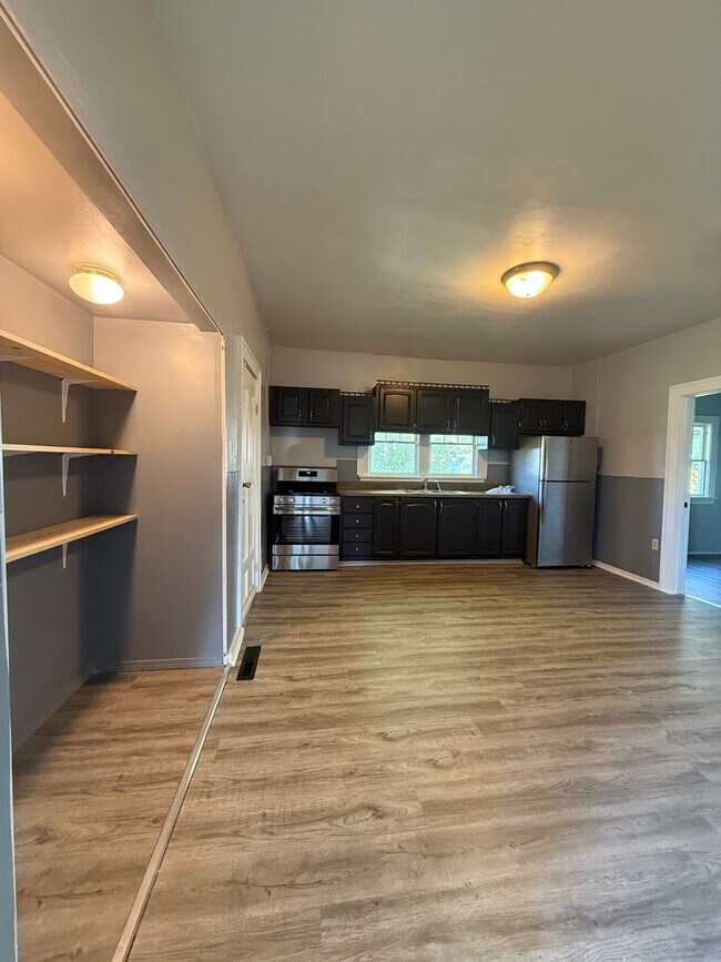 Building Photo - Beautiful 4/2 Home