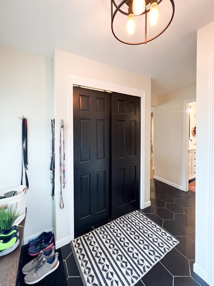 Building Photo - 3044 N 73rd St