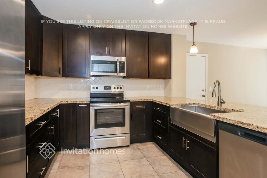 Building Photo - 5816 E Harmony Ave