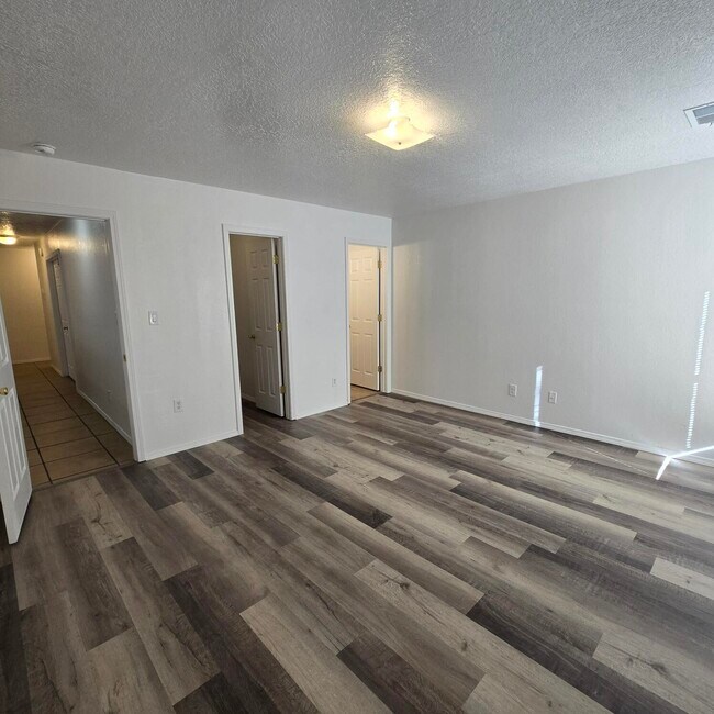 Building Photo - 8204 Tangerine Pl NW