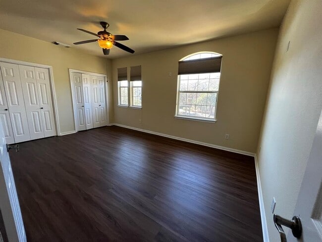 Building Photo - 15224 Interlachen Dr
