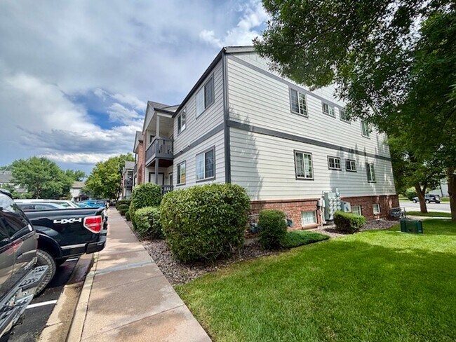 Building Photo - 6310 Oak St