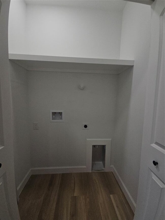 Building Photo - 810 Mora St