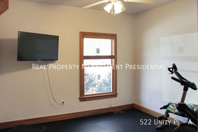 Building Photo - 522 Unity Pl