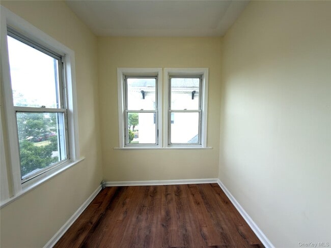 Building Photo - 302 W Hudson St