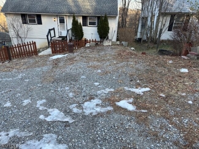 Building Photo - 59 Lakeview Dr