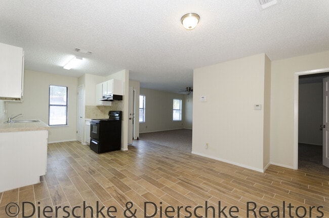 Building Photo - Updated 3 bedroom home near GAFB COMING SOON!