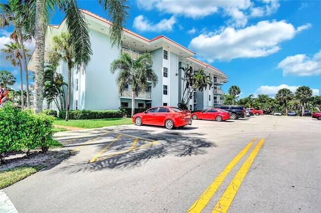 Building Photo - 505 S Pine Island Rd