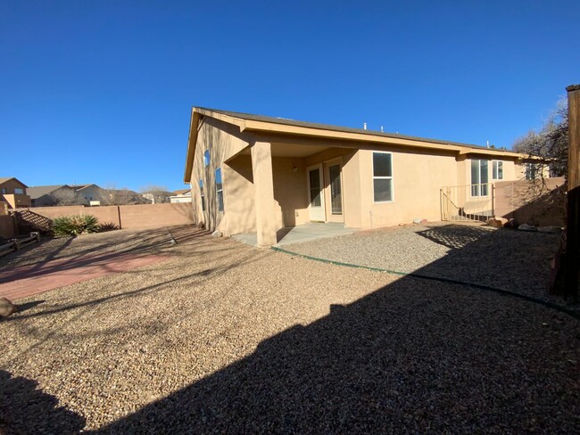 Building Photo - 4 Bedroom Single Story Home Available Near...