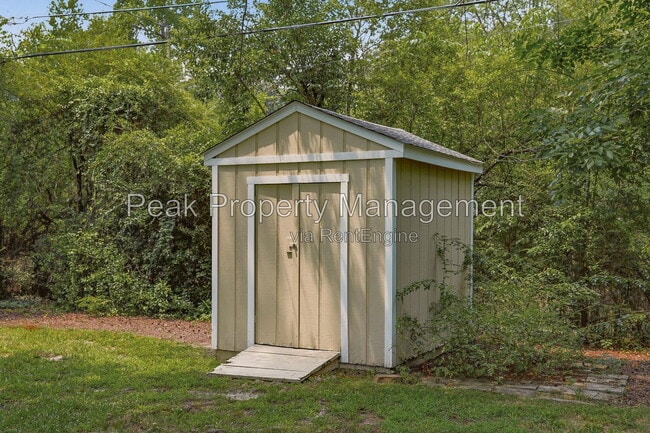Building Photo - 6410 Morningside Dr