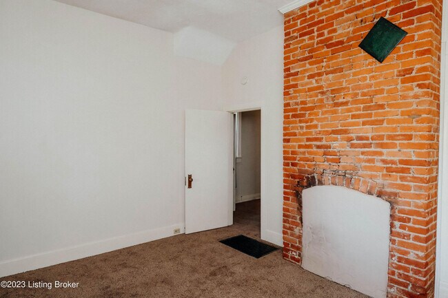 Building Photo - 105 N Hite Ave
