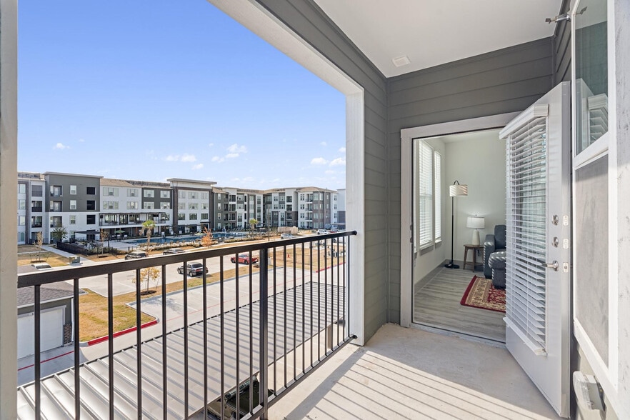 Building Photo - 12100 1/2 Ferrystone Glen Drive-SI FL3-ID1240331P