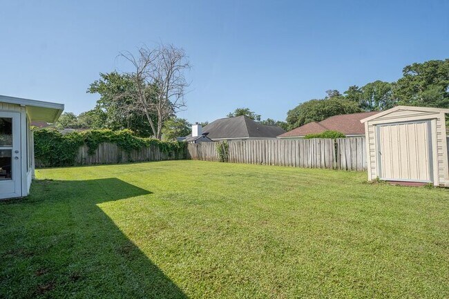 Building Photo - 141 Dukes Way