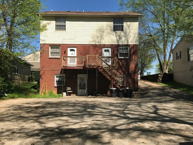 Building Photo - Seventh Street-118