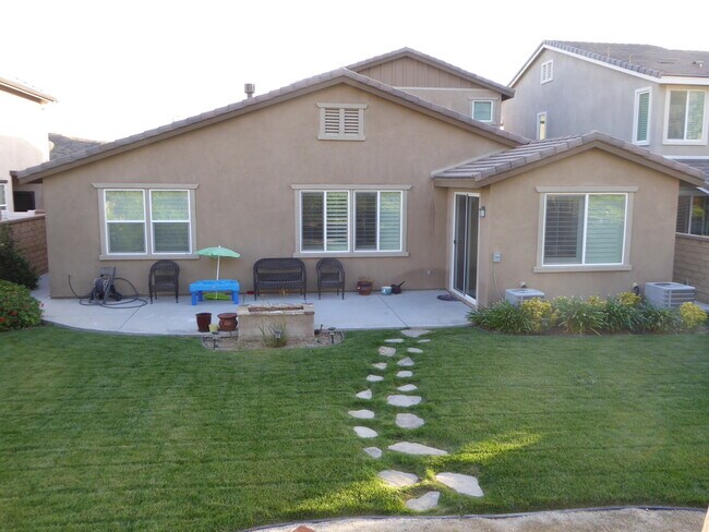 Building Photo - River Village 4 Bedroom Home in Santa Clarita.
