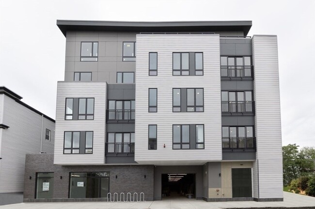 Building Photo - 287 Maverick St