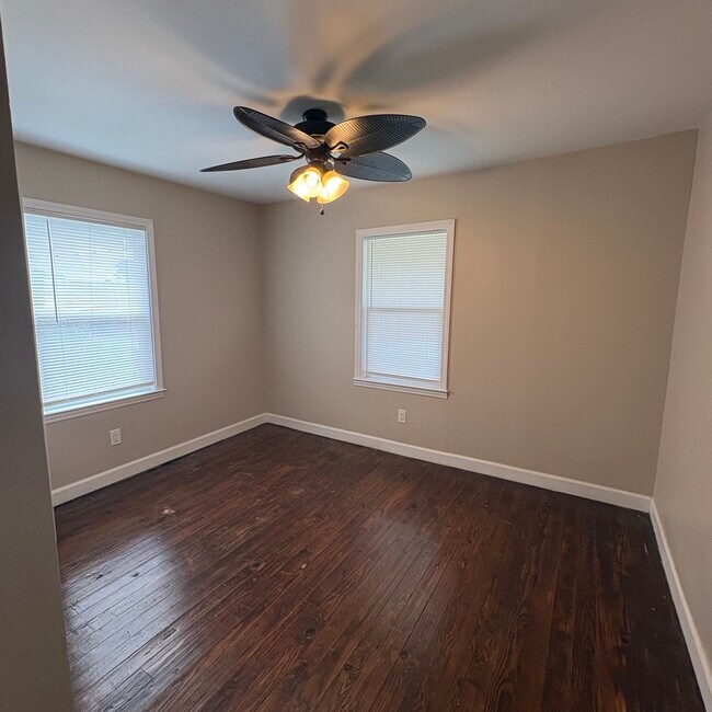 Building Photo - 4202 Whitlock St