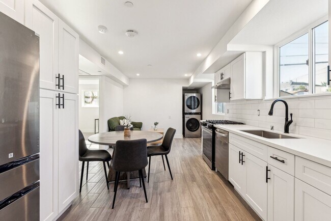 Building Photo - 416 N La Fayette Park Pl