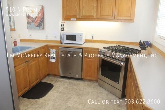 Building Photo - 510 N Prom-