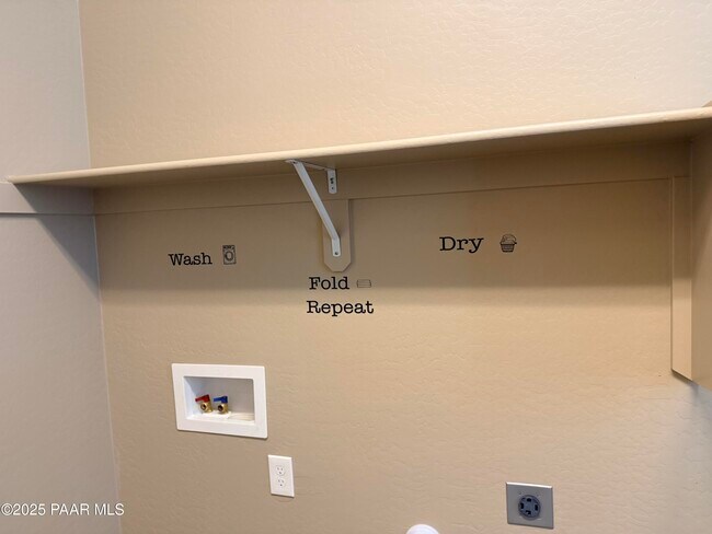 Building Photo - 12937 E Sandoval St