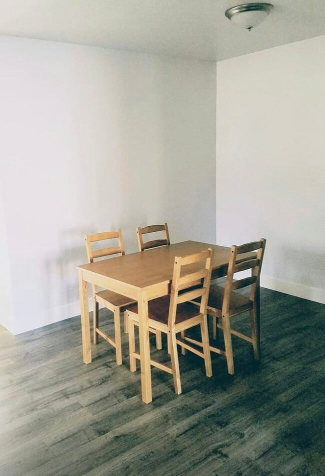 Building Photo - 613 N 1100 West St