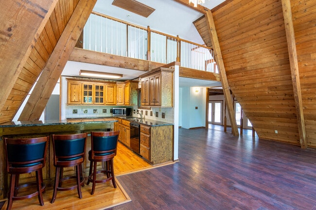 Building Photo - 2865 Old Thomson Rd