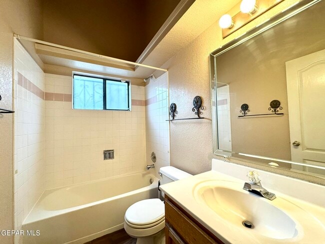 Building Photo - 12146 El Greco Cir