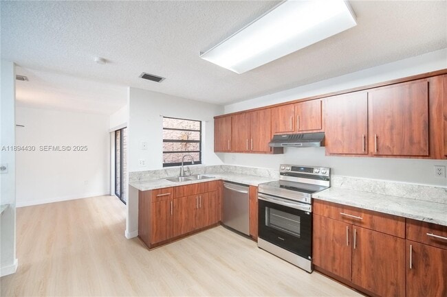 Building Photo - 6845 NW 169th St