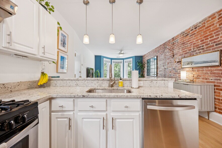 Building Photo - 2025 13th St NW