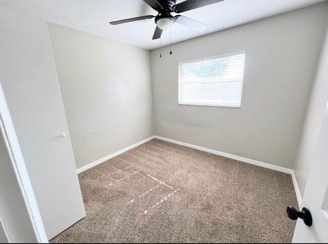 Building Photo - 4865 Darwood Dr