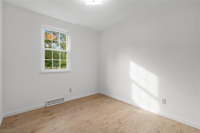 Building Photo - 233 Overbrook Rd
