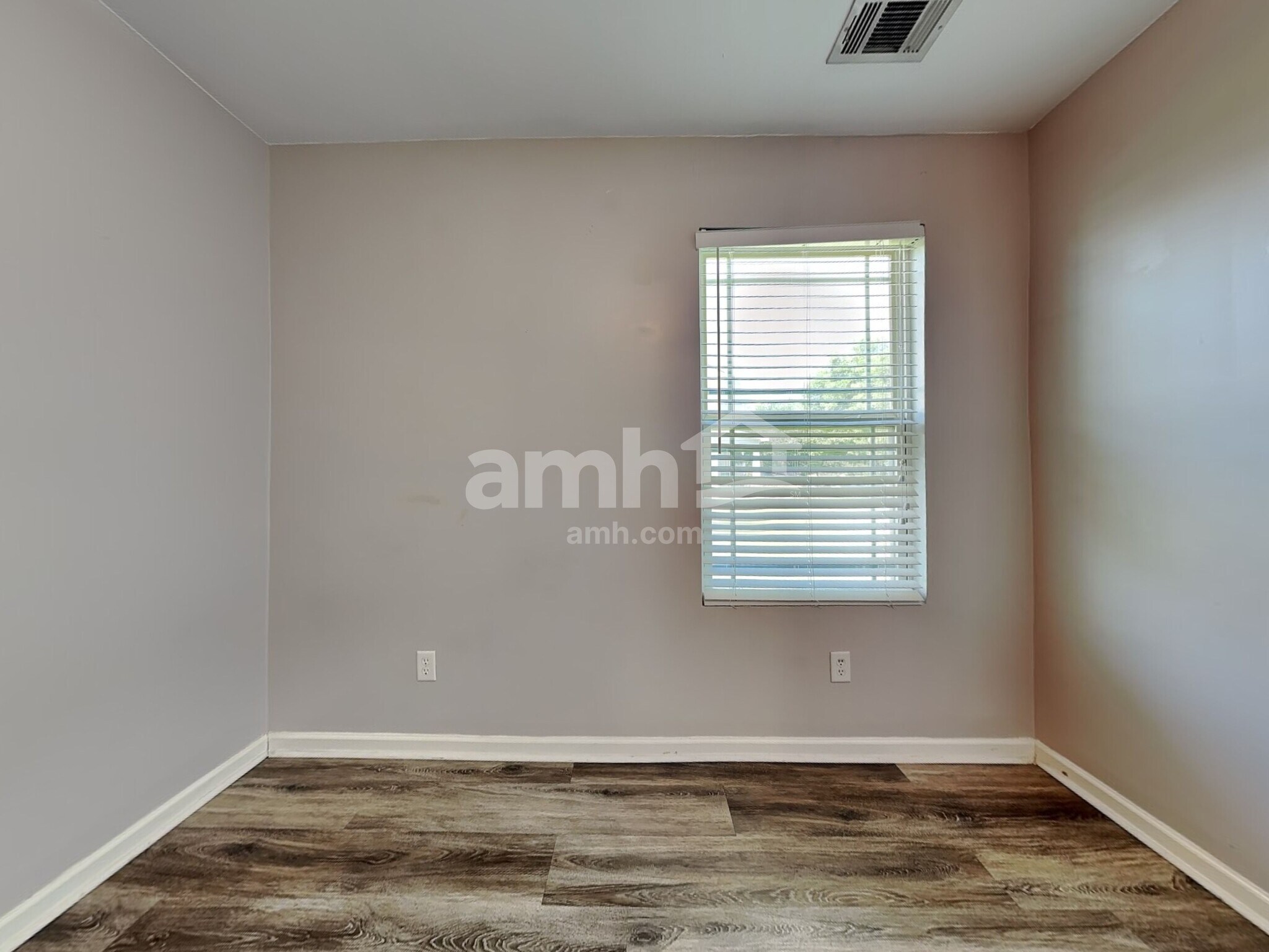 Building Photo - 422 Sea Breeze Dr