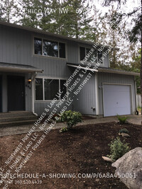 Building Photo - Chico Way Townhome