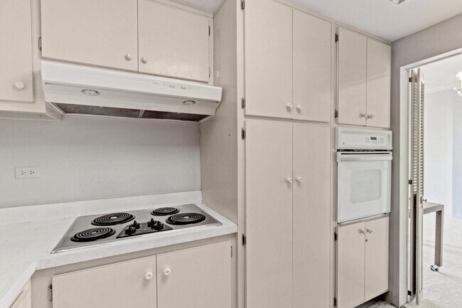 Building Photo - 2800 N Flagler Dr