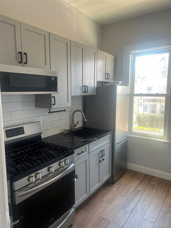 Building Photo - 41 S 12th Ave