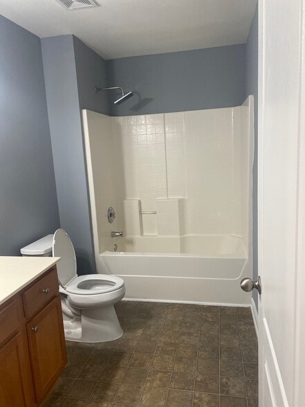 Building Photo - 2007 Peach Shoals Cir