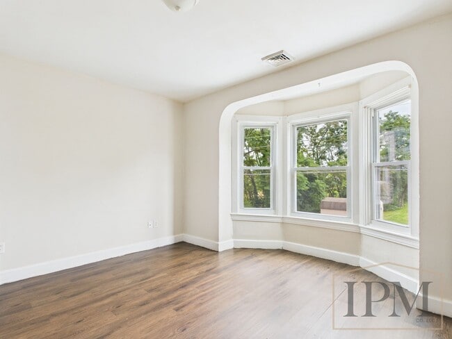 Building Photo - Coming Soon - Charming 2 Bedroom, 1 Bath H...