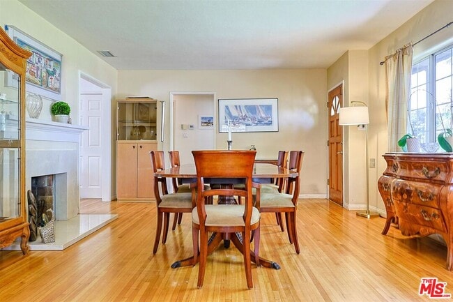 Building Photo - 4722 Ventura Canyon Ave