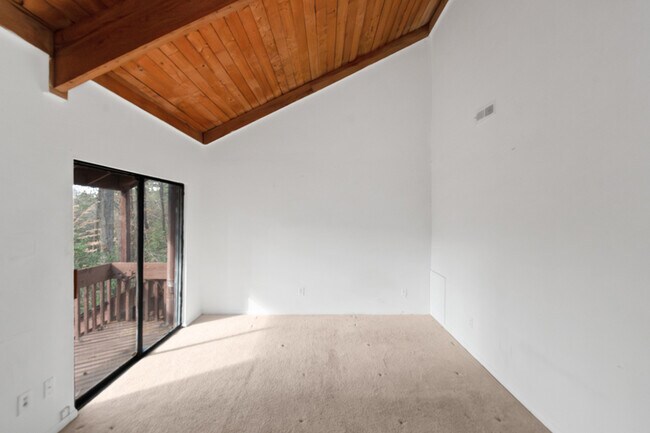 Building Photo - 2565 Terrace Trail