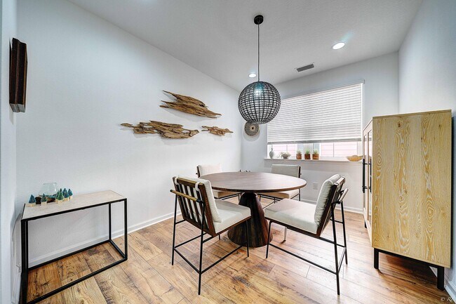 Building Photo - 8980 Coral Reef Wy
