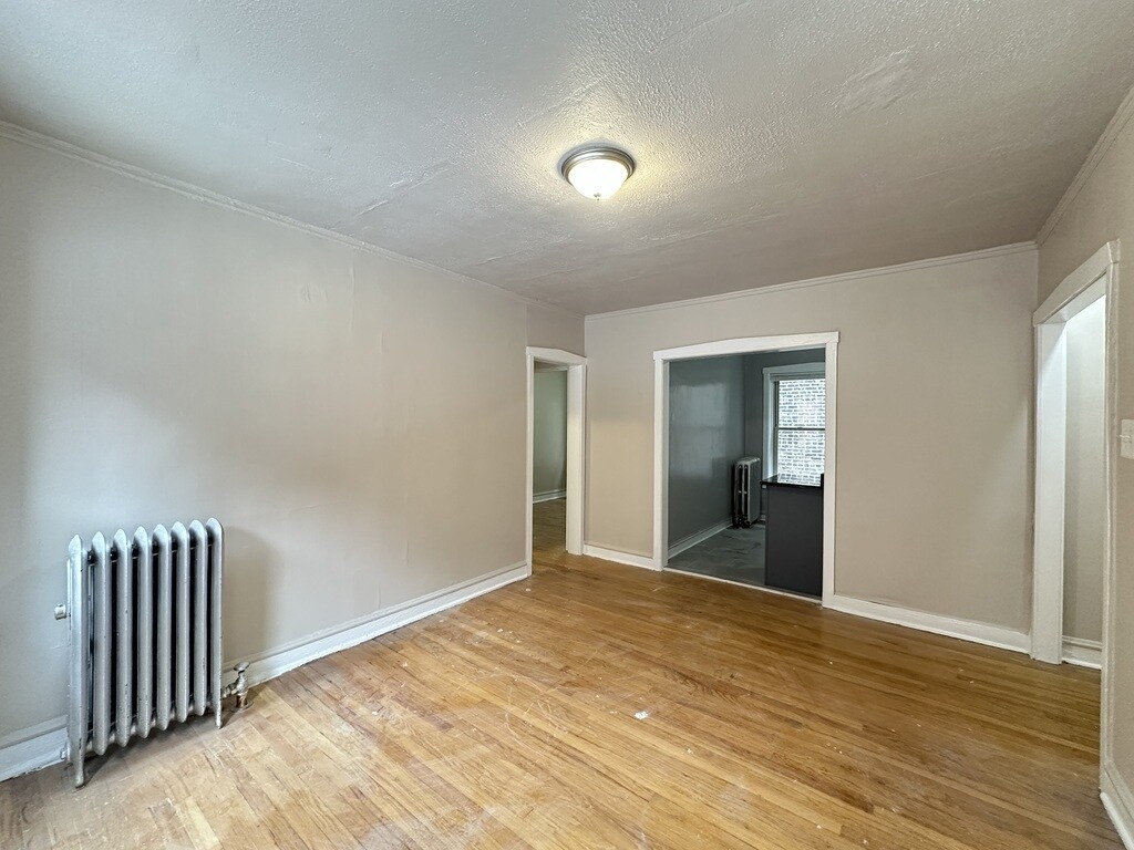 Building Photo - 4027 W Melrose St