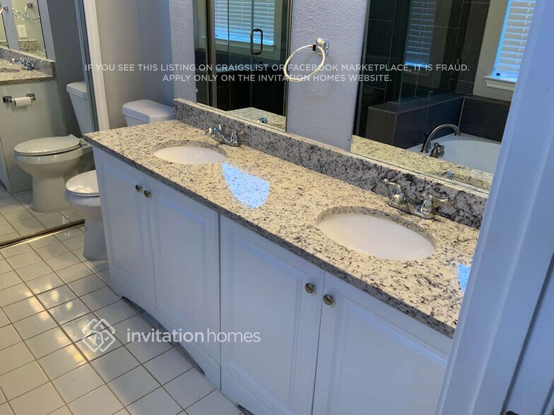 Building Photo - 2204 Amhearst Ct