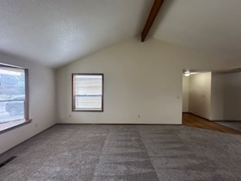 Building Photo - 16265 NW Lyndel Ln